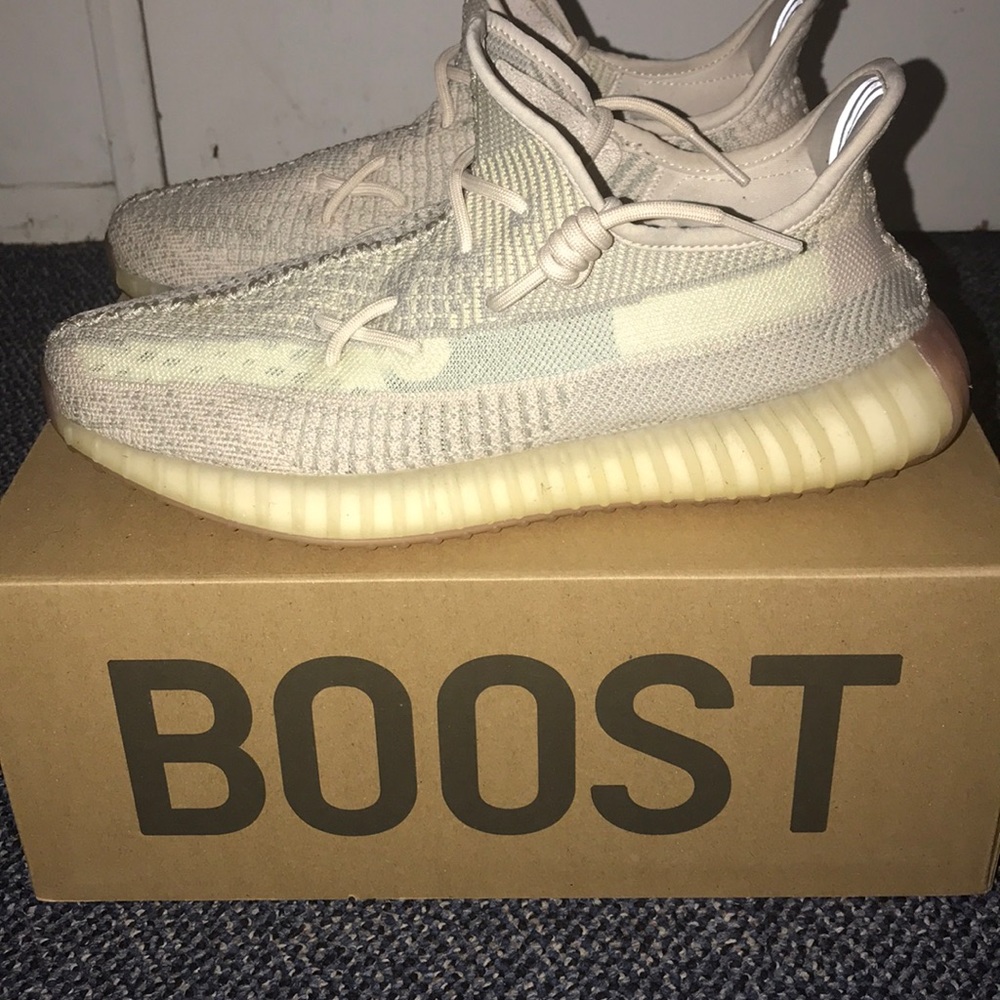 Yeezy Boost 350 V2